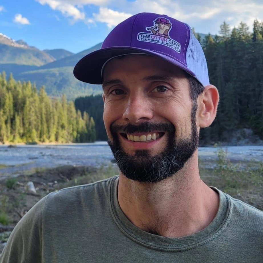 Headshot of Cody Grinder, Natoorales Google review client testimonial.